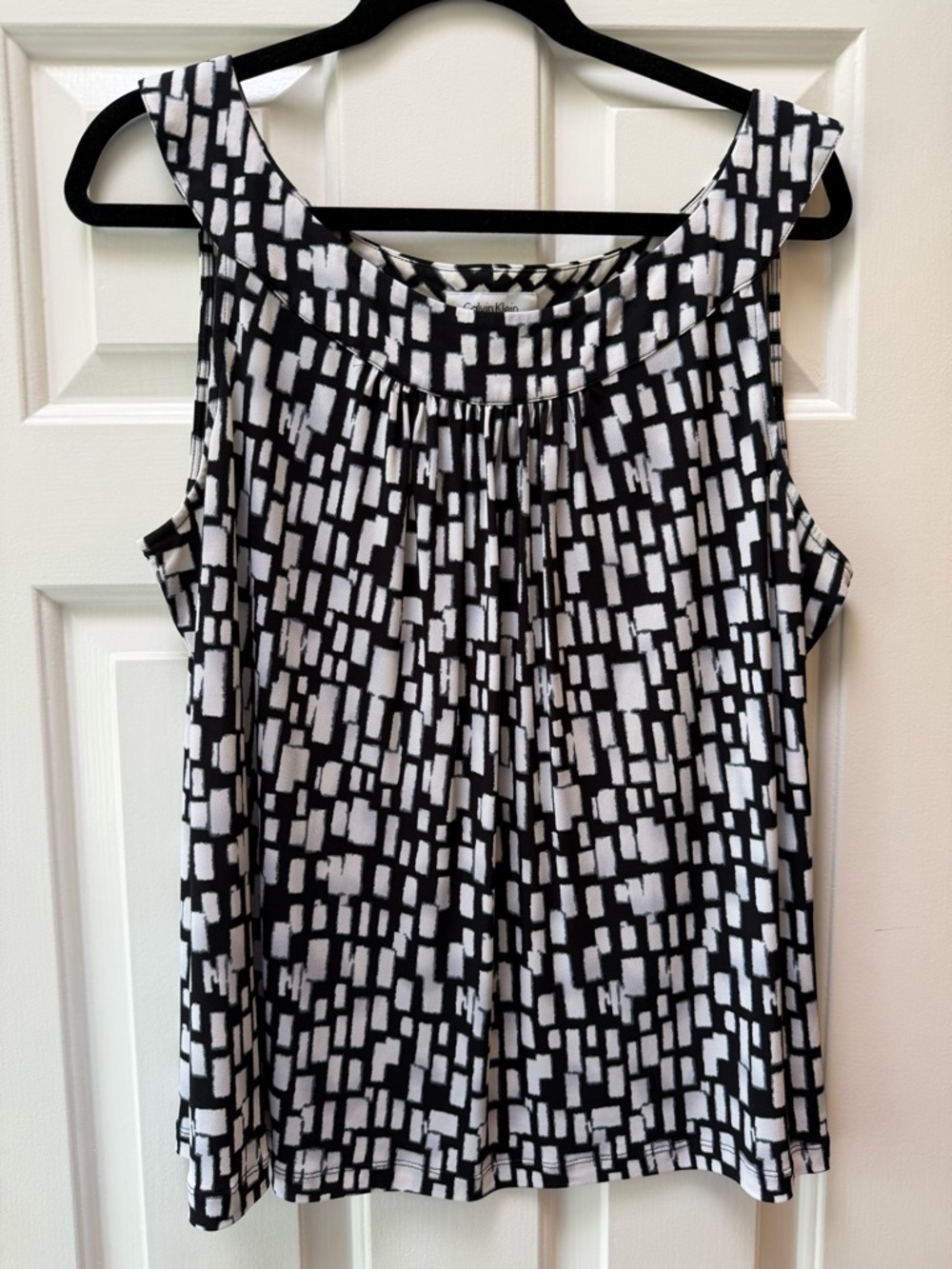 Calvin Klein Black & White Geometric Print Top